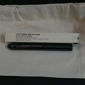 NIB Victoria Beckham Beauty Augustus Bader The Concealer Pen with TFC8® in L2